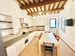 Fab Villa With Fenced Pool, Huge Grounds, Mediation Park, Child Activi