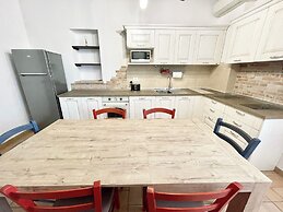 Fab Villa With Fenced Pool, Huge Grounds, Mediation Park, Child Activi