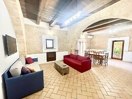 Fab Villa With Fenced Pool, Huge Grounds, Mediation Park, Child Activi