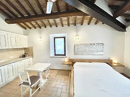 Fab Villa With Fenced Pool, Huge Grounds, Mediation Park, Child Activi