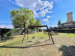 Fab Villa With Fenced Pool, Huge Grounds, Mediation Park, Child Activi