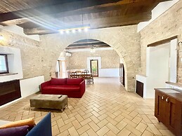 Fab Villa With Fenced Pool, Huge Grounds, Mediation Park, Child Activi