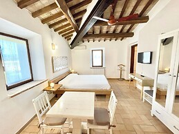 Fab Villa With Fenced Pool, Huge Grounds, Mediation Park, Child Activi