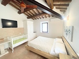 Fab Villa With Fenced Pool, Huge Grounds, Mediation Park, Child Activi