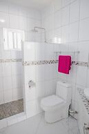 Modern 1-bedroom-apartment 2 km From Eagle Beach