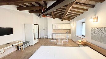 Spello By The Pool - Sleeps 11 - Wifi, air Con, Pool for Your Exclusiv