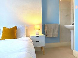 Bright and Spacious 4 Bedroom Home