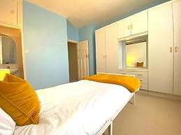 Bright and Spacious 4 Bedroom Home