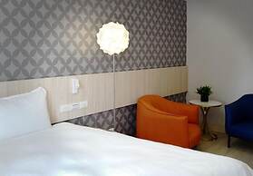 COMMA Boutique Hotel