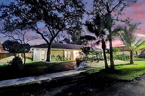 7 Br Home with Pool Gameroom & Soccer