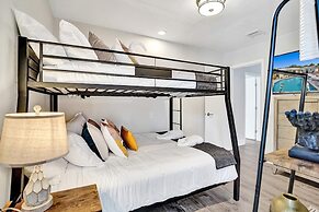 7 Br Home with Pool Gameroom & Soccer