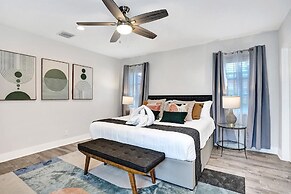 7 Br Home with Pool Gameroom & Soccer