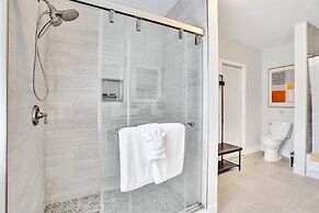 7 Br Home with Pool Gameroom & Soccer