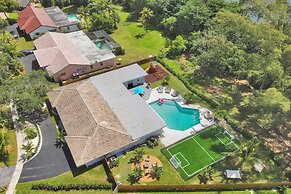 7 Br Home with Pool Gameroom & Soccer