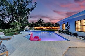 7 Br Home with Pool Gameroom & Soccer