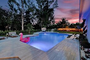 7 Br Home with Pool Gameroom & Soccer