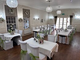Pine Lodge Hotel & Restaurant Mansfield