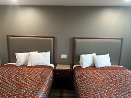 ROYAL MOTEL TRACY LLC