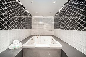 Aspire Inn Studios & Spas