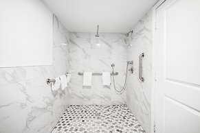 Aspire Inn Studios & Spas