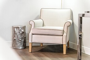 Aspire Inn Studios & Spas