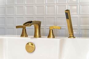 Aspire Inn Studios & Spas