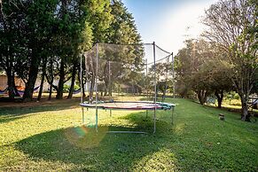 Sítio com piscina e lagoa particular