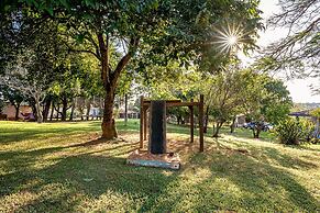 Sítio com piscina e lagoa particular