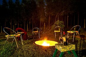 Sítio com piscina e lagoa particular