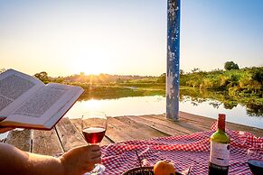 Sítio com piscina e lagoa particular
