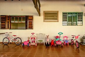 Sítio com piscina e lagoa particular