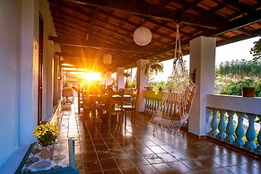 Sítio com piscina e lagoa particular