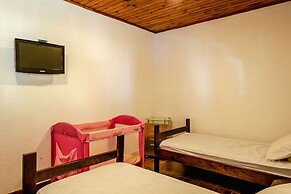 Sítio com piscina e lagoa particular