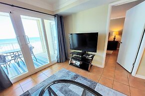 Castaways 2c 2 Bedroom Condo by RedAwning