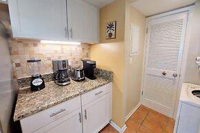Castaways 2c 2 Bedroom Condo by RedAwning