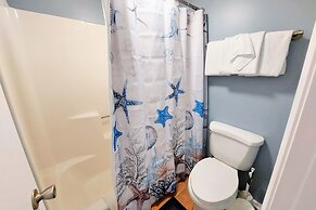 Castaways 2c 2 Bedroom Condo by RedAwning