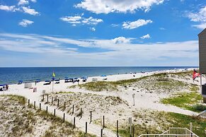 Castaways 2c 2 Bedroom Condo by RedAwning