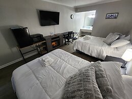 Gateway To The Breaks Motel