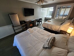 Gateway To The Breaks Motel