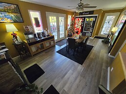 Gateway To The Breaks Motel