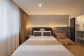 DongRae Denbasta Hotel