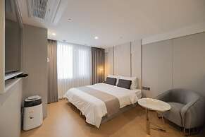 DongRae Denbasta Hotel