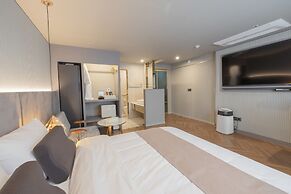 DongRae Denbasta Hotel