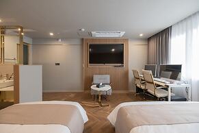 DongRae Denbasta Hotel