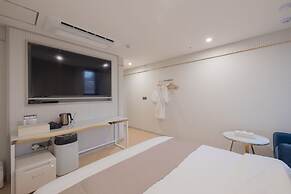 DongRae Denbasta Hotel