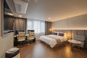 DongRae Denbasta Hotel