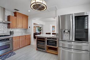 4BD House with Private Heated Pool