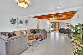 4BD House with Private Heated Pool