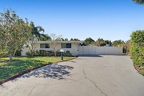 5BR with Heated Pool 5 min to Beach