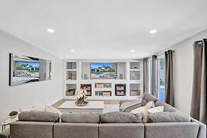 5BR with Heated Pool 5 min to Beach